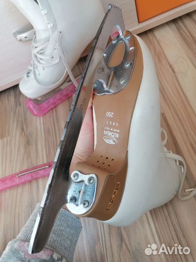 Фигурные коньки edea 250