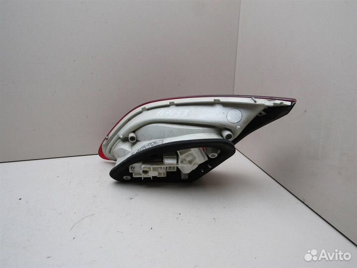 Фонарь задний внутренний левый Opel Astra J 2010