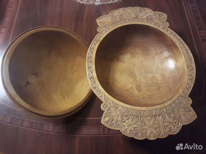 Миска с крышкой из дерева