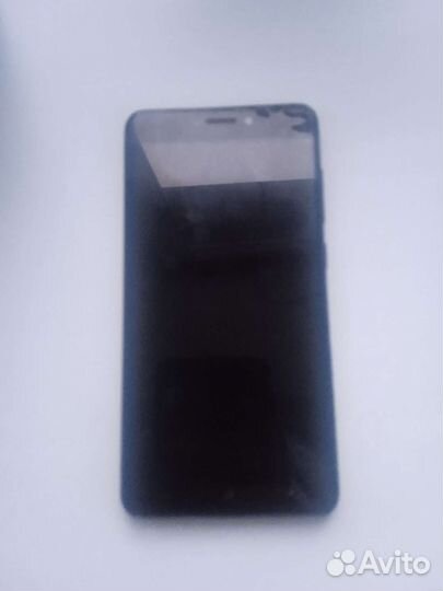 BQ 5204 Strike Selfie, 8 ГБ