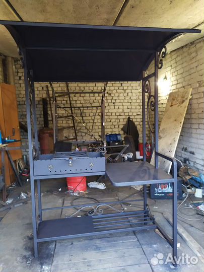 Мангал с крышей и казаном