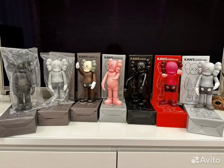 Bearbrick kaws игрушка