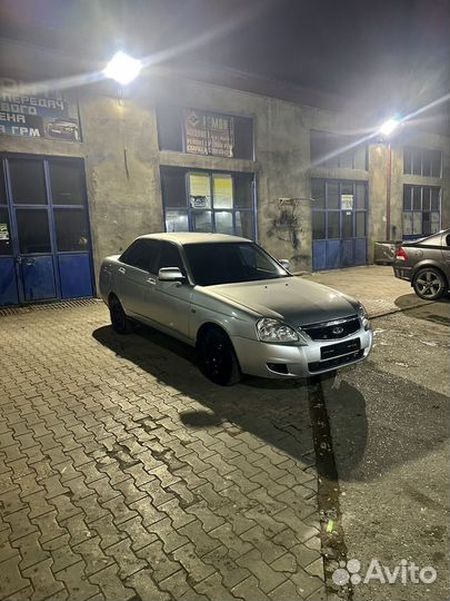 Капот на приору