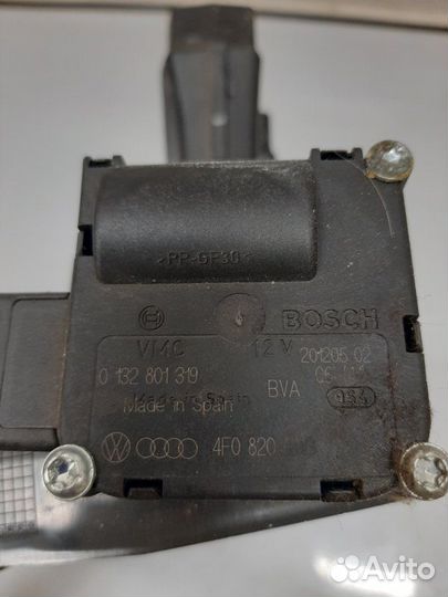 Сервопривод заслонки отопителя задний левый Audi