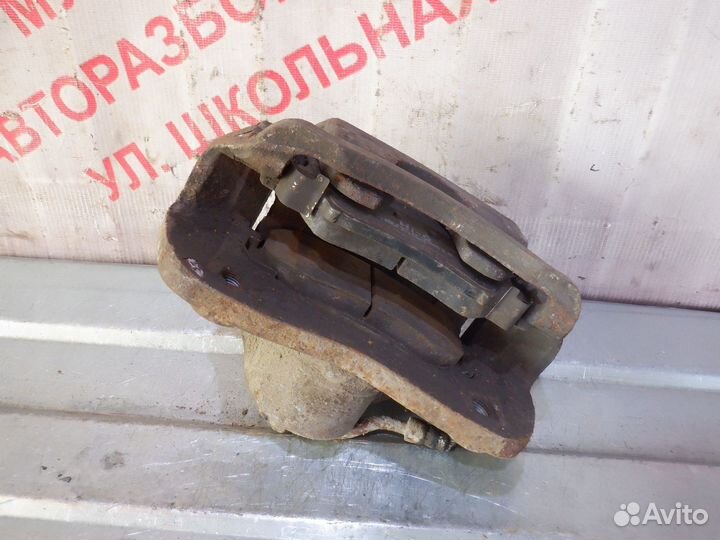 Суппорт передний левый Киа Соул 1