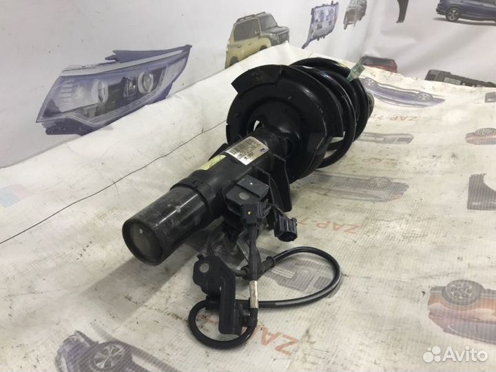 Стойка в сборе передняя правая Kia Stinger