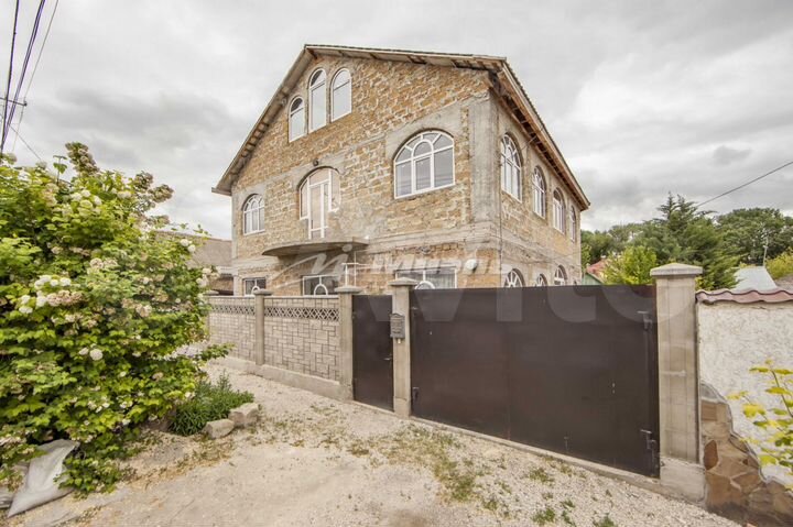 Дом 310 м² на участке 4,5 сот.