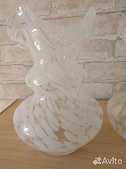 Ваза из гнутого молочного стекла СССР