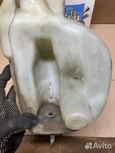 Бачок омывателя Audi 80 B3 1.8 PM 1991 г