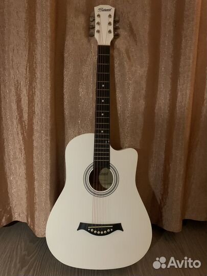 Акустическая гитара