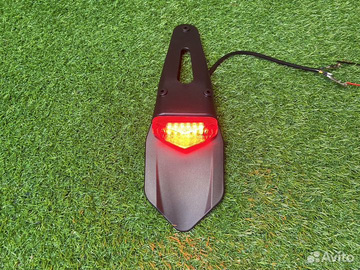 Крыло со стоп сигналом на питбайк универсальное