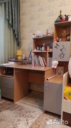 Письменный стол для школьника