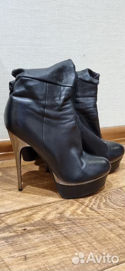 Продам обе пары за 400, сапоги и ботинки осень