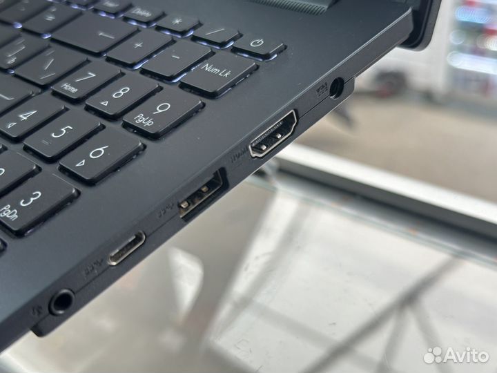 15.6 asus Vivobook Go 15 oled L1285 R5 7520U/8/512