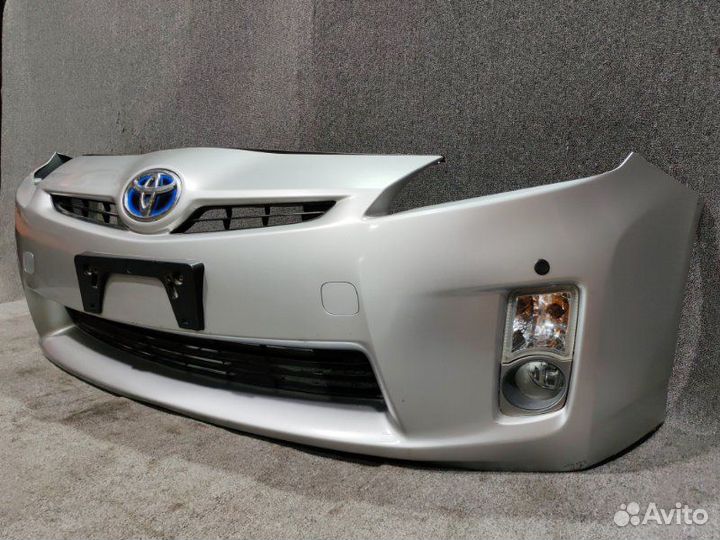 Бампер передний Toyota Prius ZVW30 2zrfxe