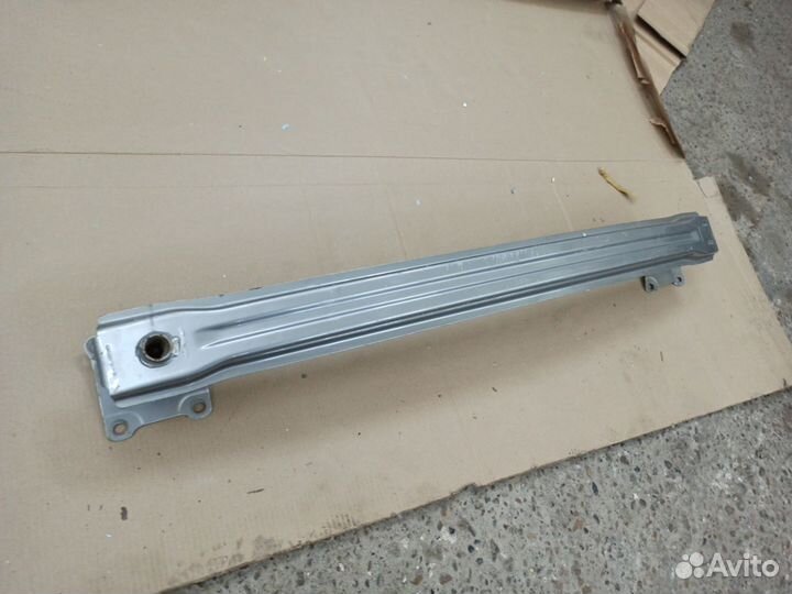 Шкода Йети Усилитель заднего бампера