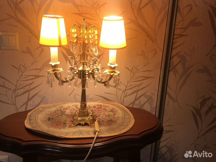 Настольный светильник