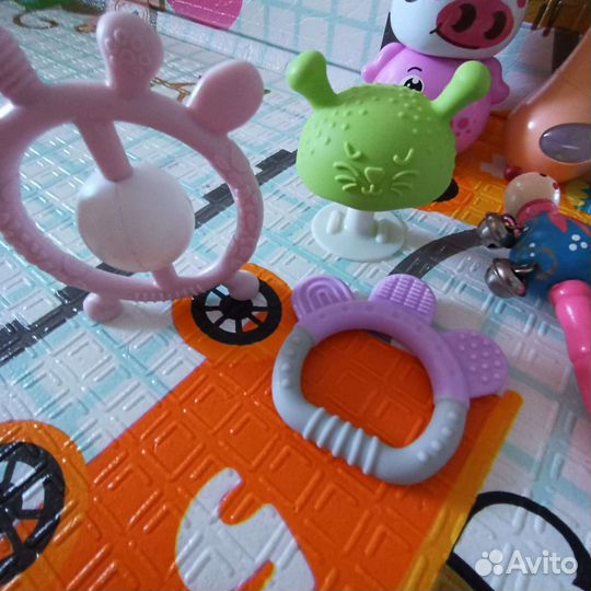 Игрушки, погремушки, прорезыватель