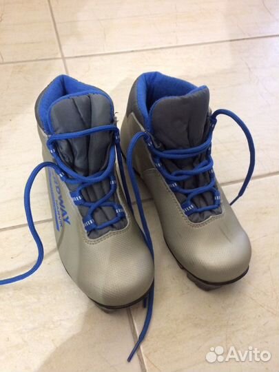 Лыжные ботинки