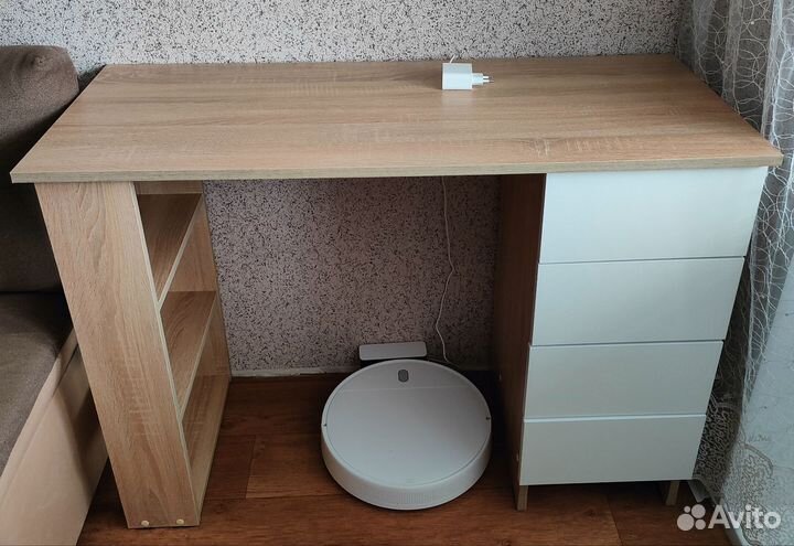 Стол письменный с ящиками