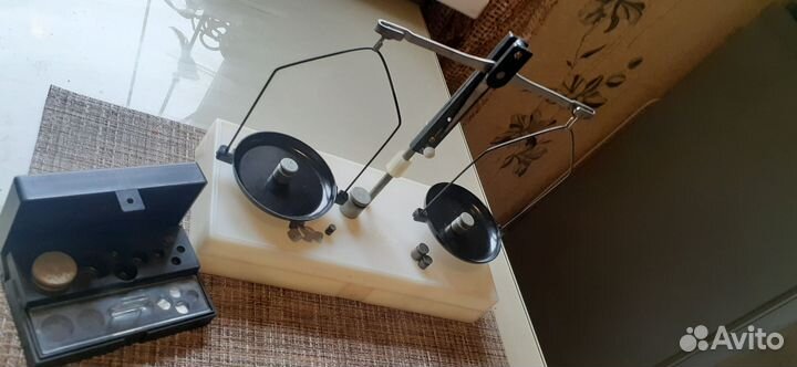 Весы равноплечные учебные с гирьками