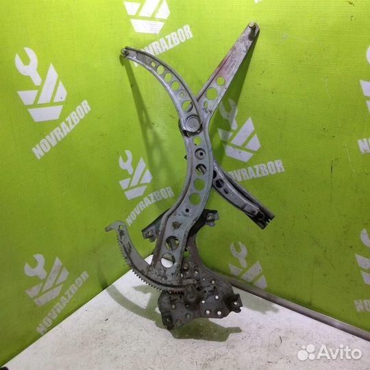 Стеклоподъемник механ. передний правый Фольксваг