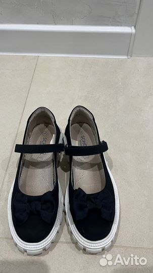 Продам детскую обувь