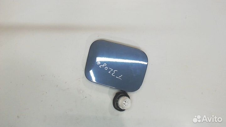 Лючок бензобака Toyota Avensis 3, 2010