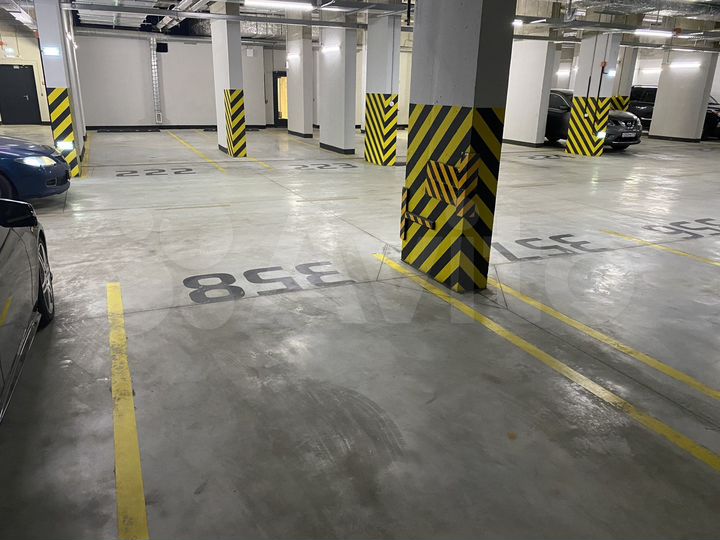 Машиноместо, 14 м²