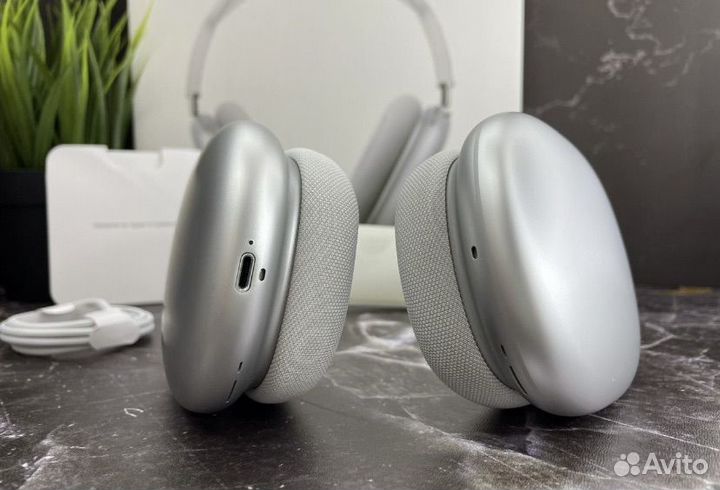 AirPods Max белые 