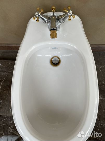 Биде Old England со смисителем Ideal Standard Refl