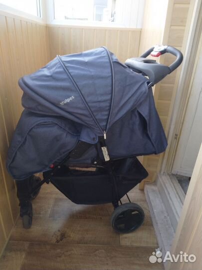 Прогулочная коляска