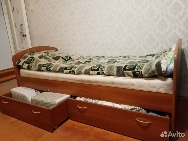 Кровать односпальная с ящиками бу