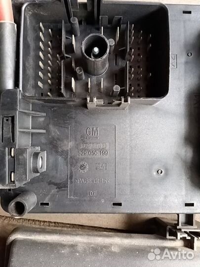 Блок предохранителей Cruze J300 1.6 1.8 АКПП