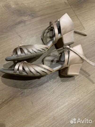 Туфли для бальных танцев на девочку 22.5