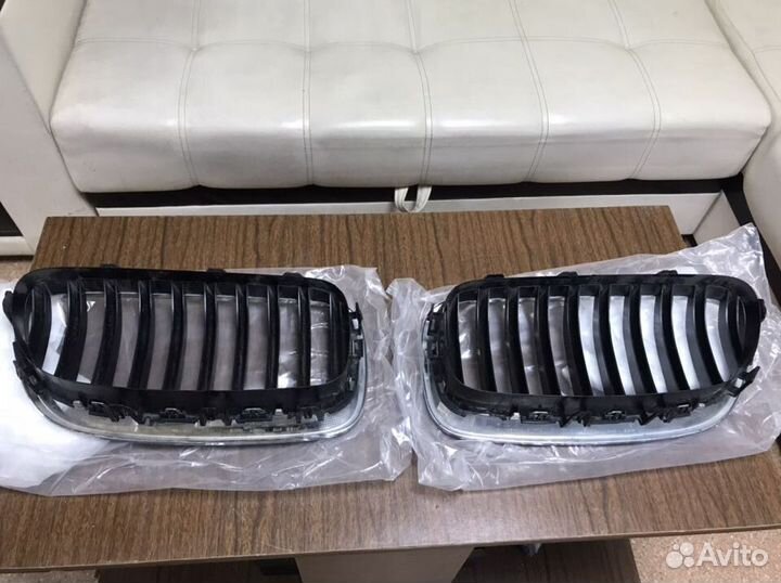 Решетка радиатор ноздри BMW 5 F10 рестайлинг