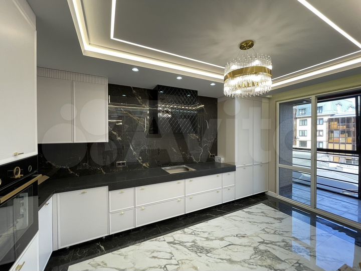 3-к. квартира, 137 м², 2/5 эт.