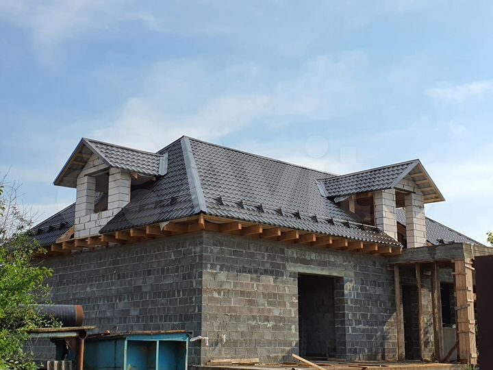 Коттедж 330 м² на участке 10 сот.