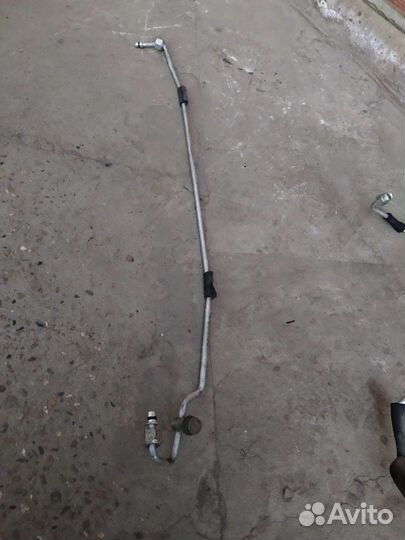 Трубки кондиционера на Mitsubishi Pajero 4 3.2L