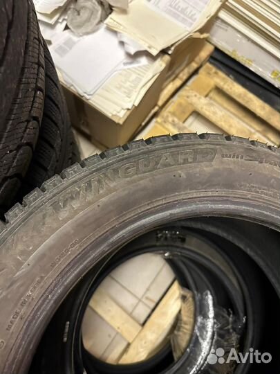 Roadstone Winguard Spike 255/55 R17 98T