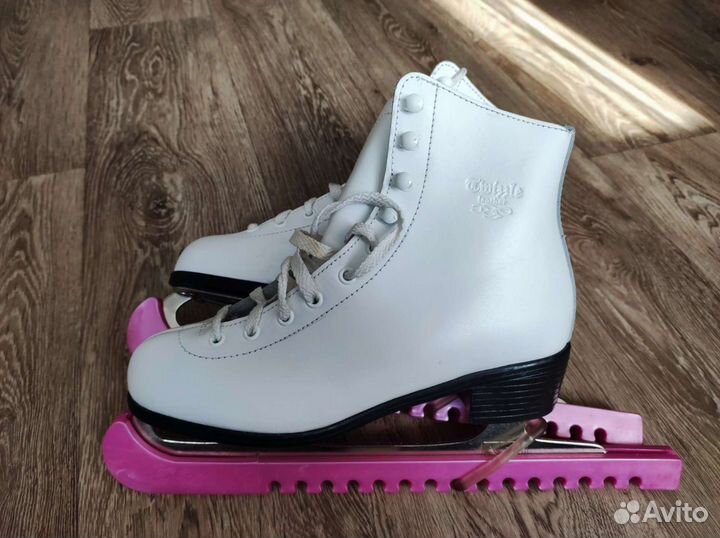 Коньки фигурные натуральная кожа р.38