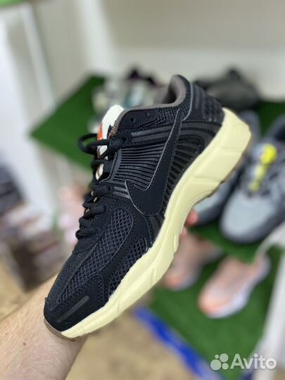 Кроссовки Nike air zoom vomero 5