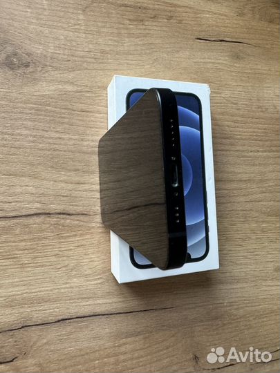iPhone 12, 64 ГБ