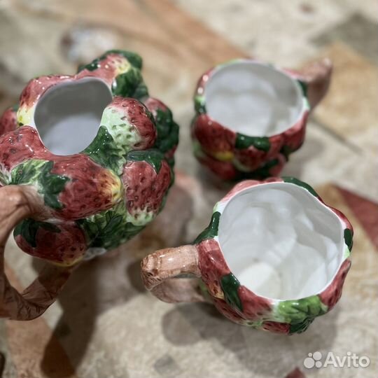 Заварочный чайник с чашками