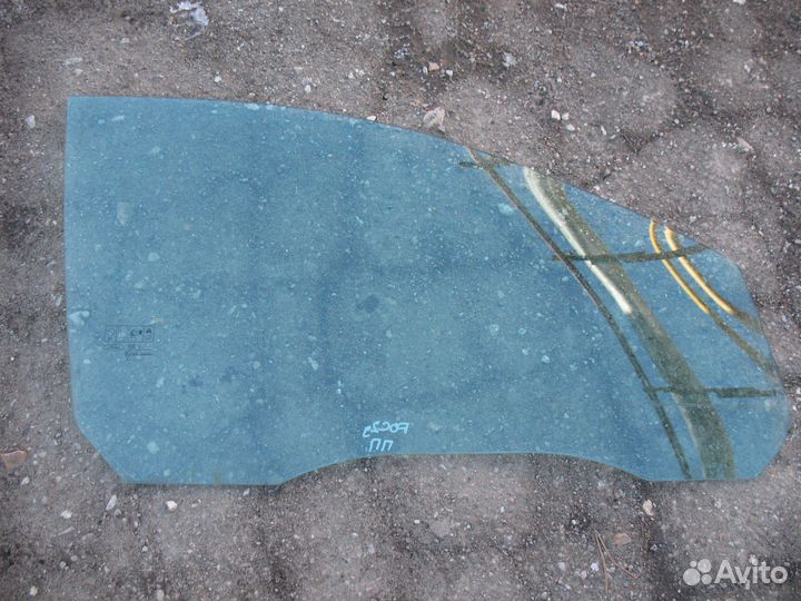 Стекло опускное, глухое Ford Focus 2