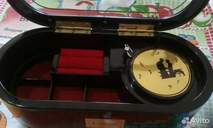 Шкатулка для украшений, музыкальная