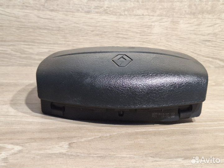 Подушка безопасности в руль Renault Laguna 1
