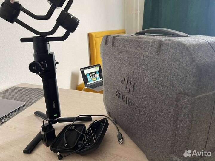 Трехосевой стабилизатор DJI Ronin-S