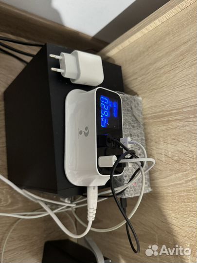 Универсальное зарядное устройство
