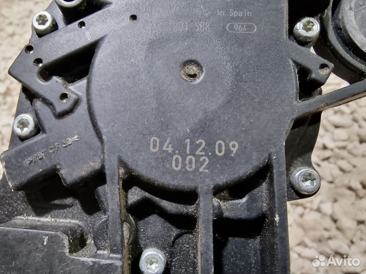 Моторчик заднего дворника Мазда 3 BK